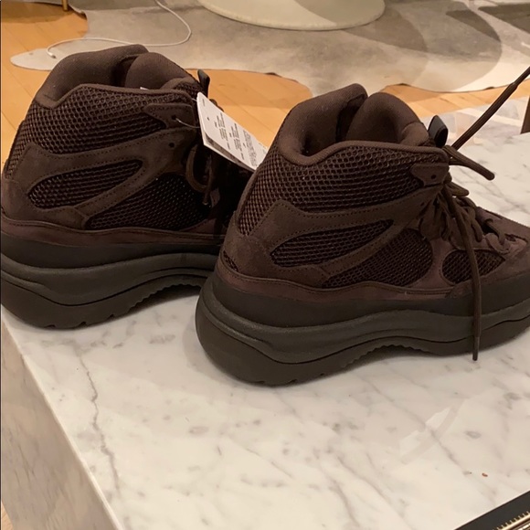 Yeezy DSRT Boot Oil 4 (2019)  l size 10 adult - Picture 3 of 8